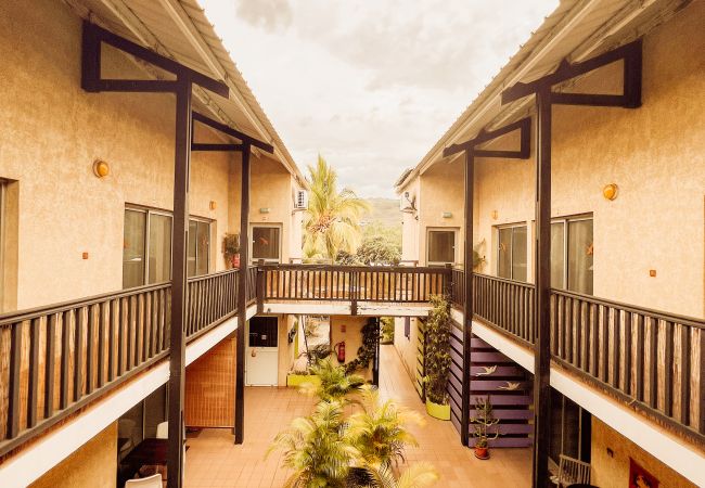 Apartahotel en Saline les Bains - 11 - LE VACOA - CHAMBRE 11  ETG G Apartahotel en Saline les Bains - 11 - LE VACOA - CHAMBRE 11  ETG G