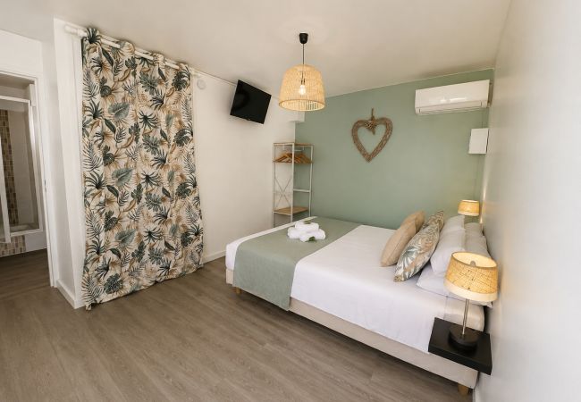 Aparthotel à Saline les Bains - 04 - LE VACOA - CHAMBRE 4 Rdc D